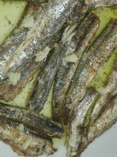 Una foto de 370 Boquerones al ajillo