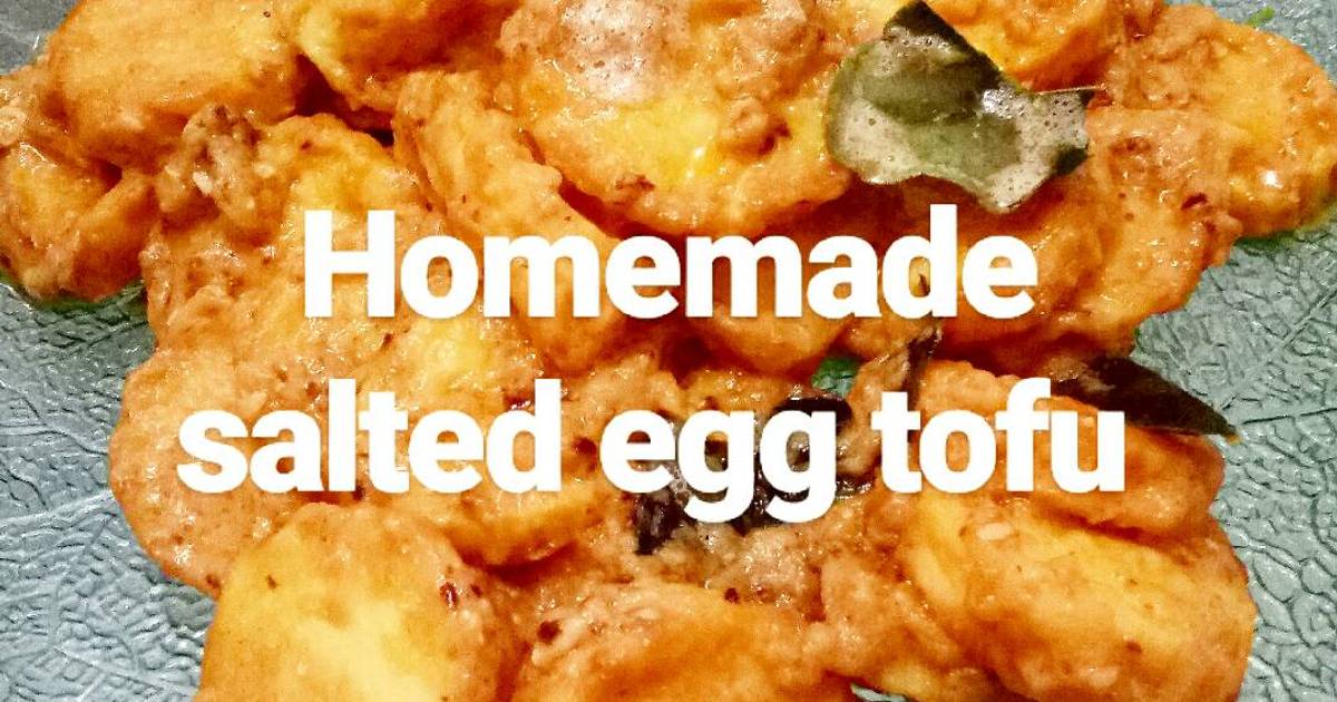 Resep Stir fried salted egg tofu (tahu jepang goreng telur asin) oleh