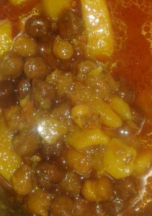 A picture of Black Chickpeas with Potatoes.