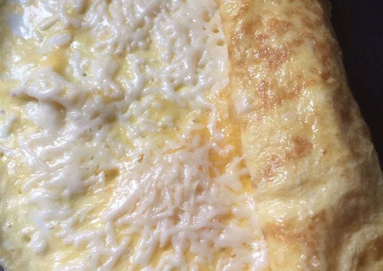 Le moyen le plus simple de Préparer Délicieuse Omelette au fromage 🧀