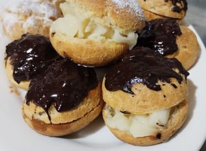 Una foto de Profiteroles