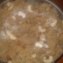 A picture of Suji banana ka halwa.