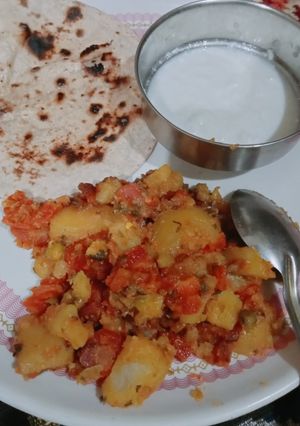 आलू गाजर मटर की सब्जी (Aloo gajar matar ki sabzi recipe in hindi) रेसिपी मुख्य फोटो