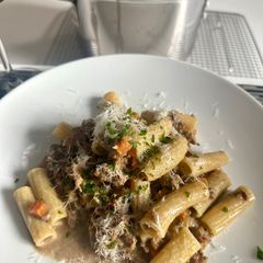 A picture of Rigatoni with White Bolognese.