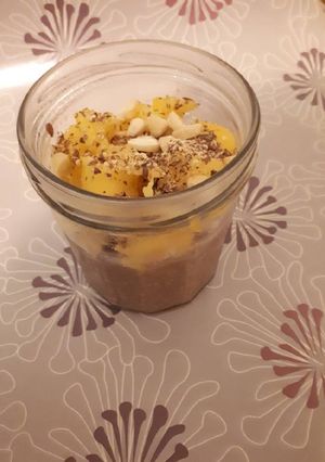 Une photo de Overnight porridge au chocolat et mangue express'