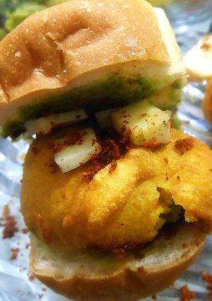 A picture of Cheese Vada Pav.