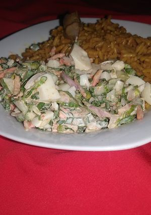 Dafadukan Shinkafa da koda da hadin salad ainihin hoton girkin