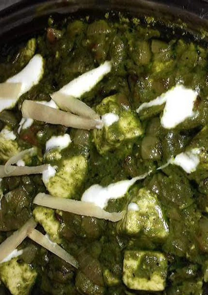 A picture of Palak Paneer.