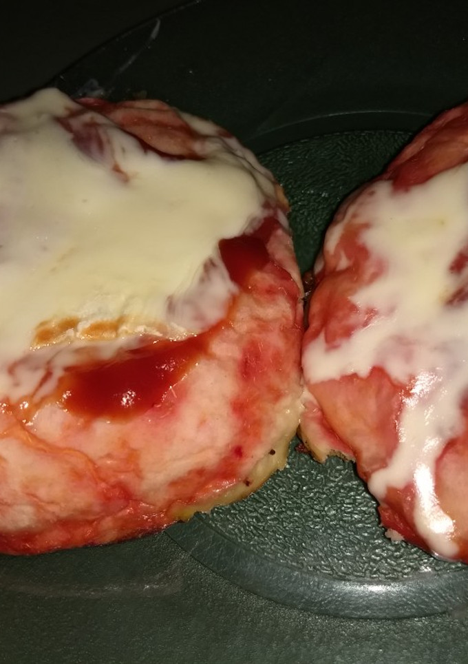 Una foto de Pizzetas caseras simples 😁😂🤣picantes