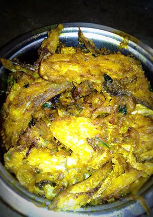 A picture of Bhetki fish head and bones stir fry.