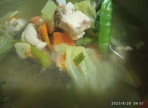 Foto resep Sop dada ayam kapri putren kol bawang goreng lengkuas