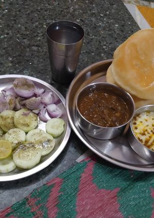 खीरे का रायता (Kheere ka raita recipe in Hindi) रेसिपी मुख्य फोटो