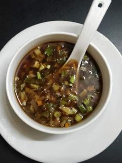 વેજ મનચાઉં સૂપ (Veg Manchow Soup Recipe In Gujarati) રેસીપી મુખ્ય ફોટો