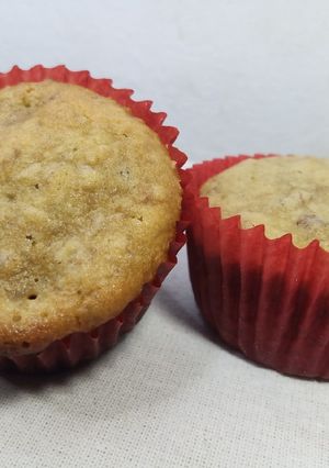 Una foto de Muffins de plátano y nuez