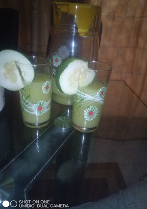 Lemon kokwamba da danyar citta ainihin hoton girkin
