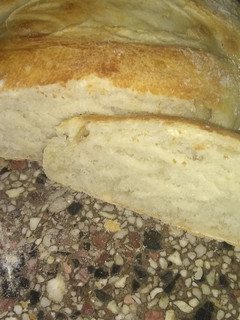 Una foto de Pan casero, esponjoso y crocante