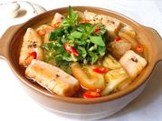 A picture of lườn cá hồi nấu chua