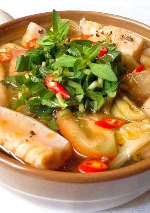 Hình của món Canh cải chua nấu với lườn cá hồi.