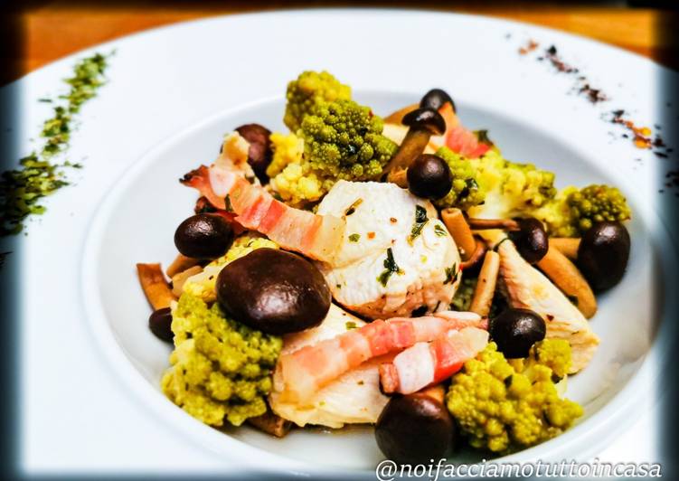 Petto di Pollo con Cavolo Romanesco e Funghi