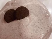 Uma foto de mousse oreo