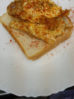 Una foto de Huevos fritos especiales