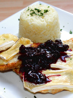 Camemberttel sült csirkemell recept fotója