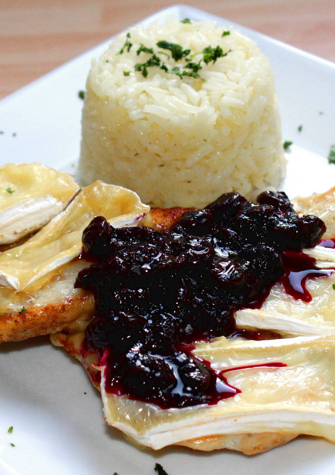 Camemberttel sült csirkemell recept fotója