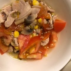 A picture of Sour and spicy pork soup.