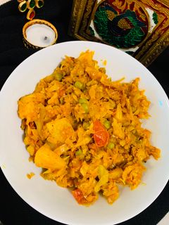 आलू पत्तागोभी की सब्ज़ी (Aloo patta Gobhi ki sabzi recipe in hindi) रेसिपी मुख्य फोटो