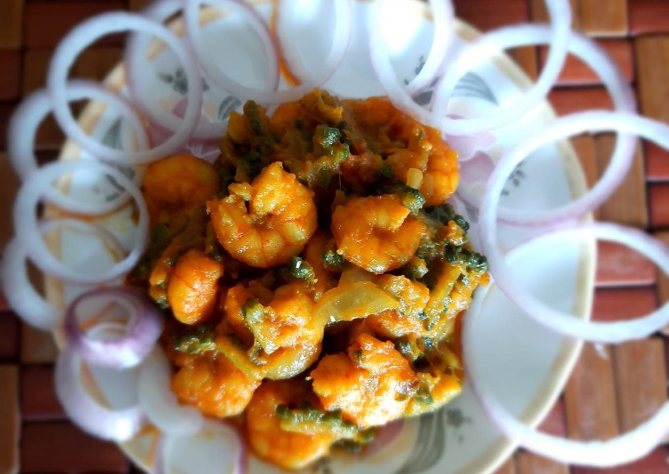 Bitter gourd and shrimp