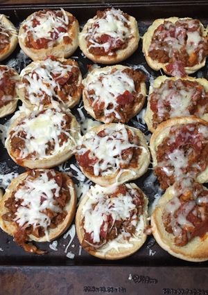 A picture of Vintage pizza burger makeover.