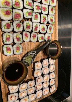 Une photo de Makis boeuf et Maki au poulpe