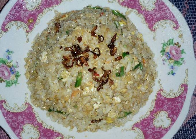 Cara bikin Nasi goreng praktis ala abang gerobak Cara bikin Nasi goreng praktis ala abang gerobak
