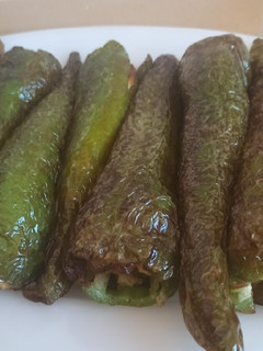Una foto de Pimientos italianos rellenos de tortilla de patatas