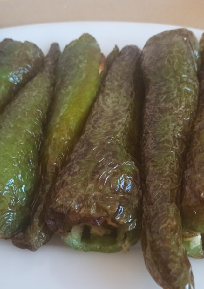 Una foto de Pimientos italianos rellenos de tortilla de patatas