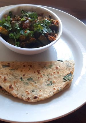 A picture of Stuff Methi Paratha.