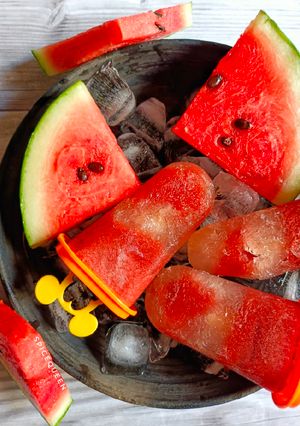 A picture of Watermelon Popsicles.
