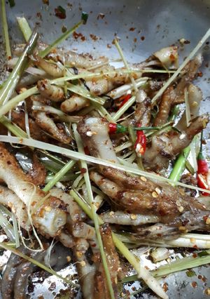 Hình của món Chân gà rang muối ớt.