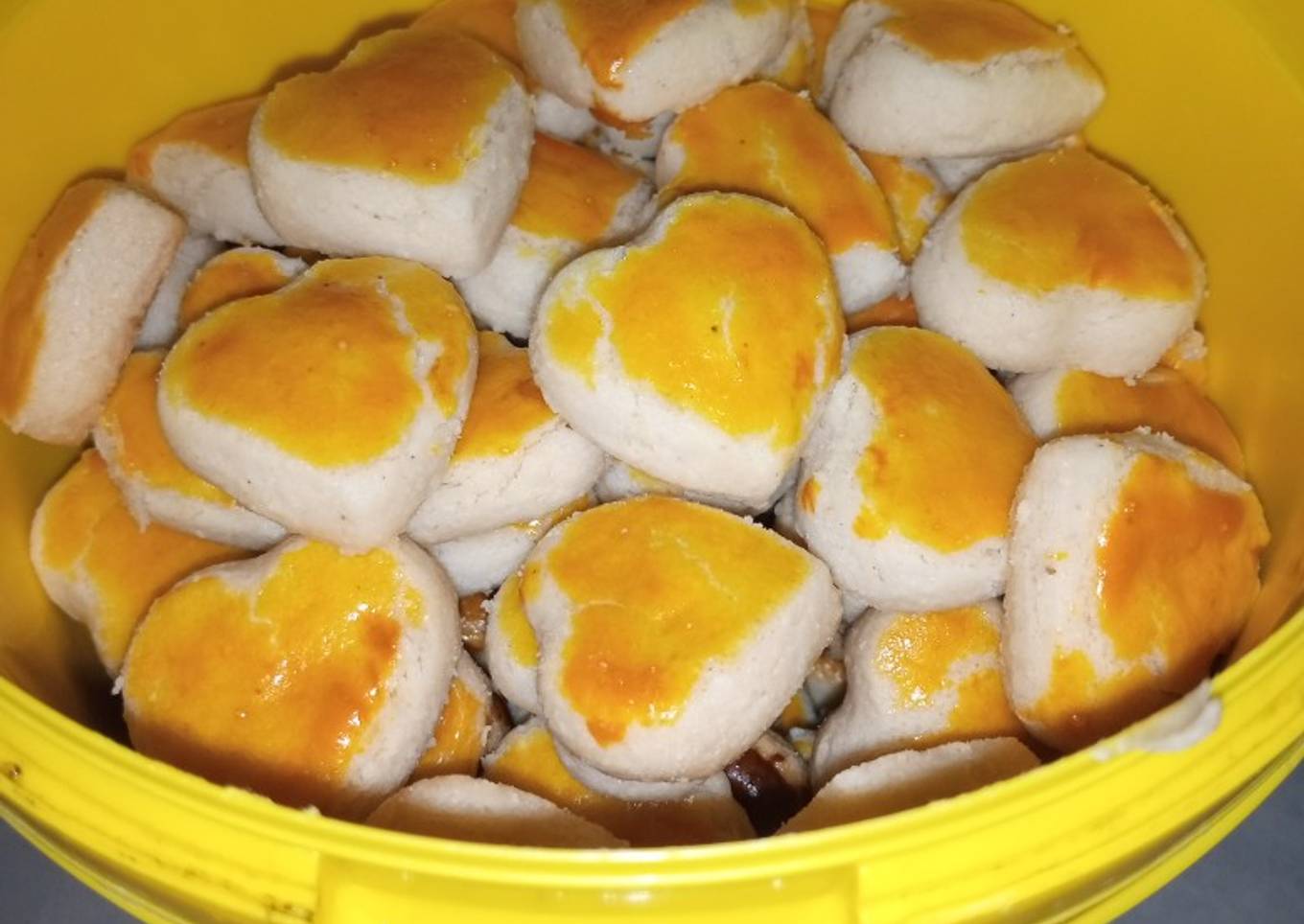 Kue kacang renyah diluar lembut didalam.. gak bikin eneg