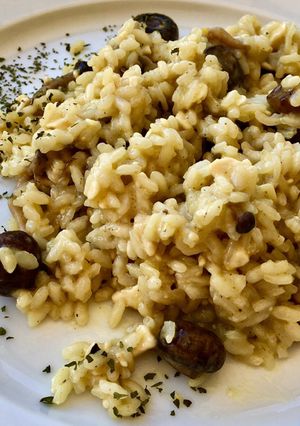 Una foto de Risotto vegano de setas shiitake, Portobello y Shimeji
