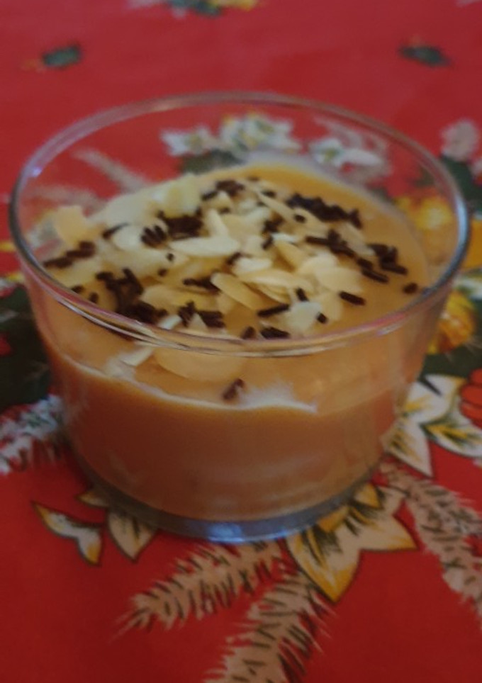 Una foto de Natillas de turrón