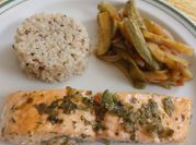 Una foto de salmón al horno marinado