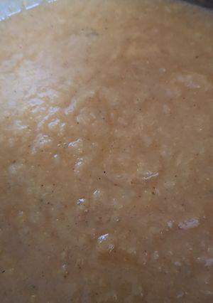 A picture of Curried parsnip soup.