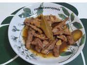 Una foto de carne al jerez