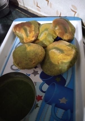 तिरंगा पूरी (Tiranga poori recipe in Hindi) रेसिपी मुख्य फोटो