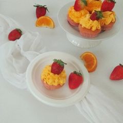 A picture of Strawberry Orange Cupcakes.