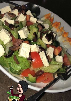 صورة لوصفة سلطة بجبنة الفته🥗🧀