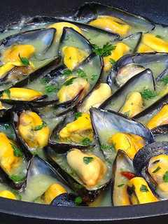 Una foto de Mejillones en salsa verde, fáciles y muy rápidos