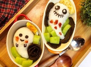 Hình của món Bento Halloween cho bé.