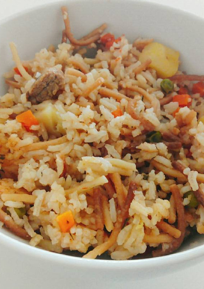 Una foto de Arroz turco con carne 😊 Almuerzo completo